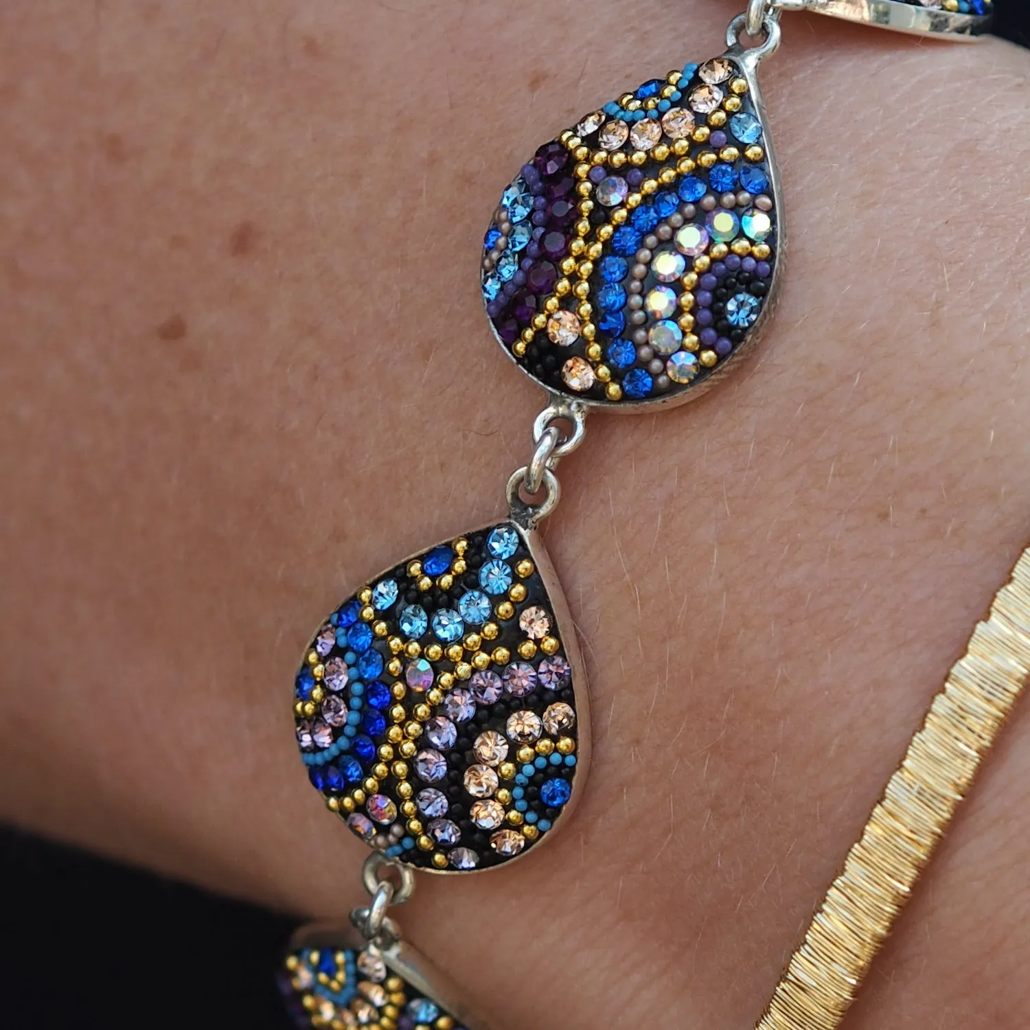 Allegra Indigo Radiance Teardrop Bracelet