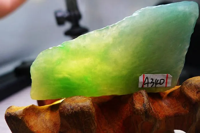 Natural Jade Rough Jadeite Raw (31g,5.6X2.9X1.2cm)