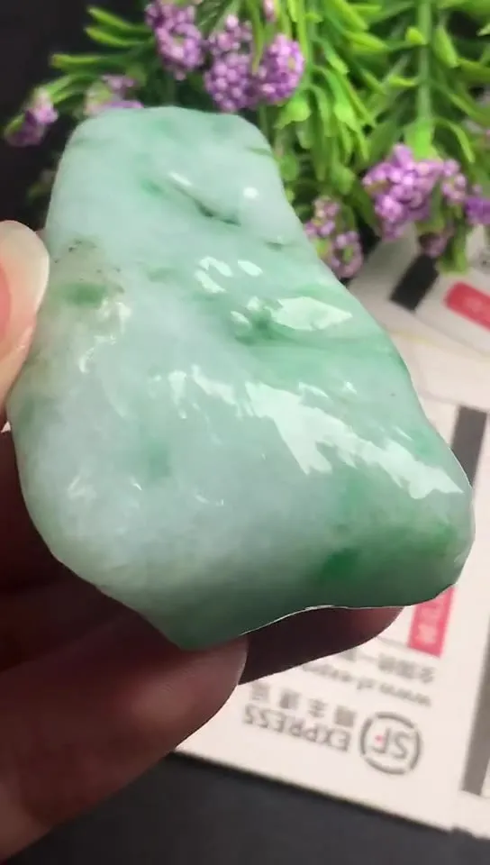 Natural Jade Rough Jadeite Raw (65g,5.9x3.3x1.8cm)-V1673