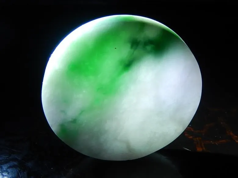Natural Jade Rough Jadeite Raw (67g, 56X56X8mm)