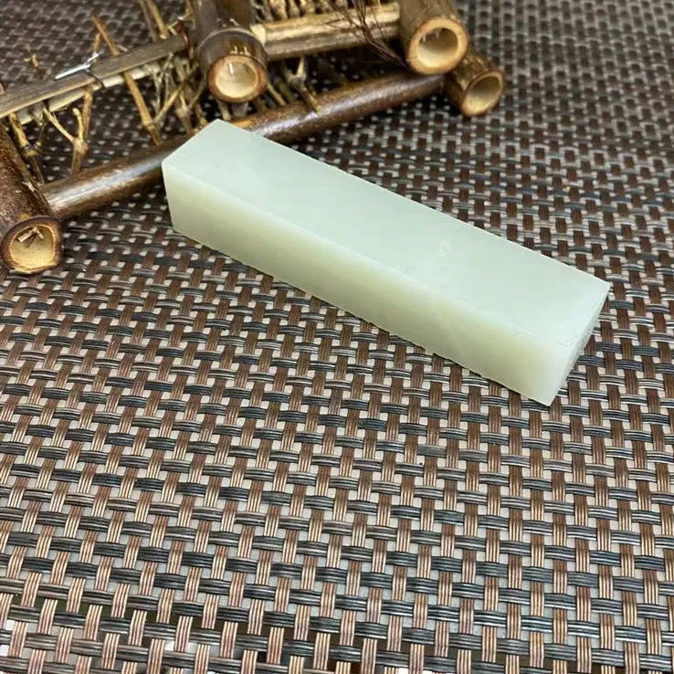 Natural Kunlun Jade Rough Nephrite Raw (118g,9.8X2.0X1.9cm)