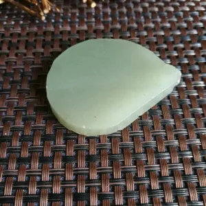 Natural Kunlun Jade Rough Nephrite Raw (38g,4.3X5X0.8cm)