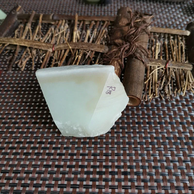 Natural Kunlun Jade Rough Nephrite Raw S-(137g, 5.5X5X2.3cm)