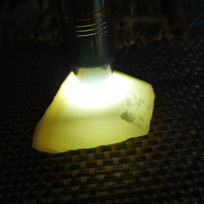 Natural Kunlun Jade Rough Nephrite Raw S-(137g, 5.5X5X2.3cm)
