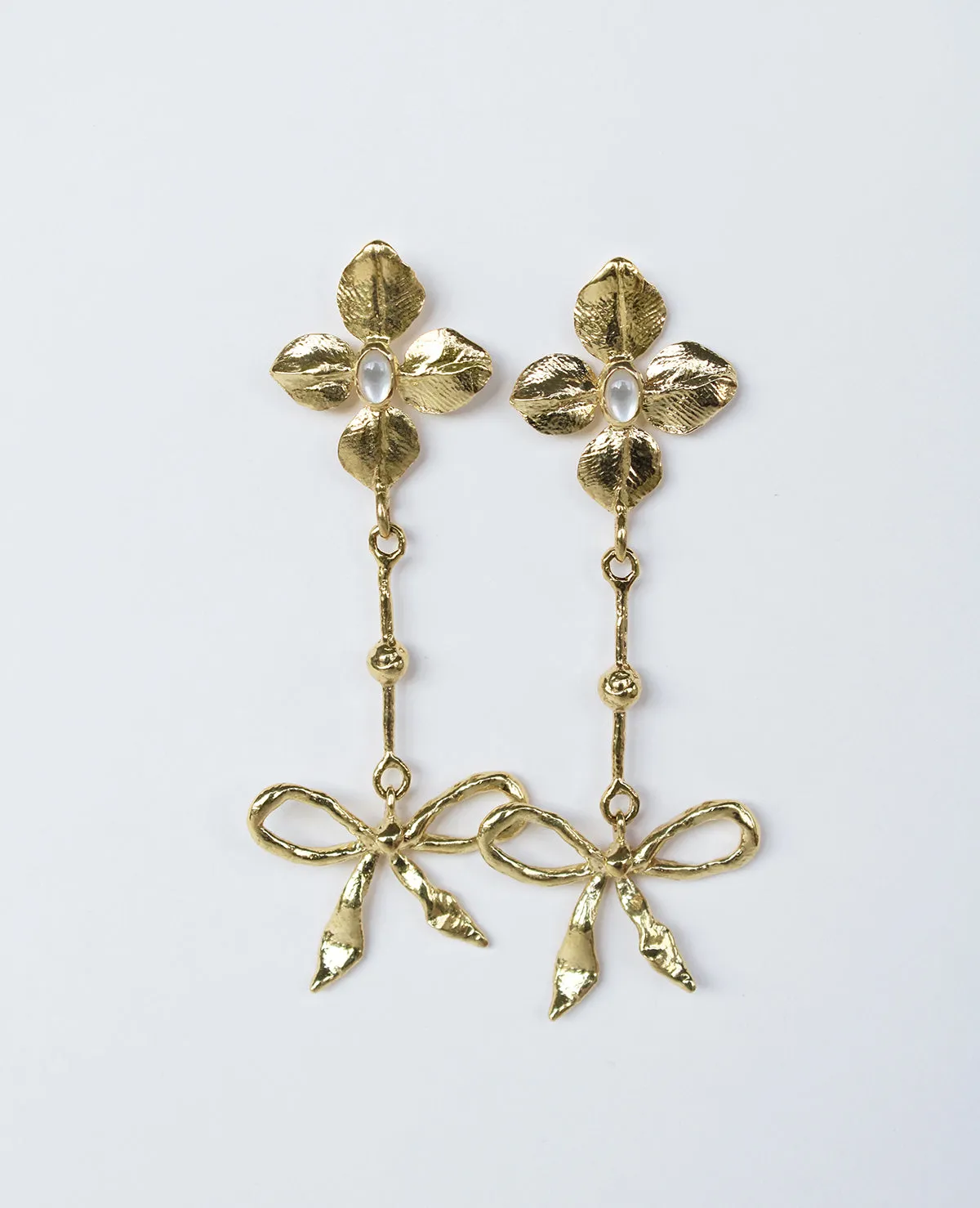 WILLOW BOW // golden earrings